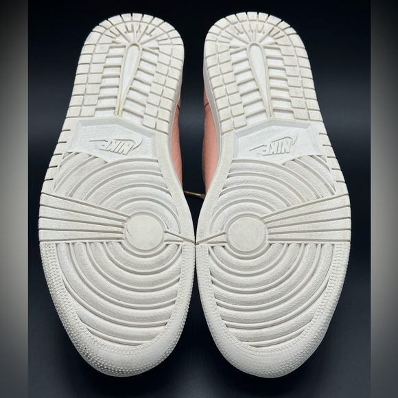 Jordan 1 Retro Low - Picture 4 of 9